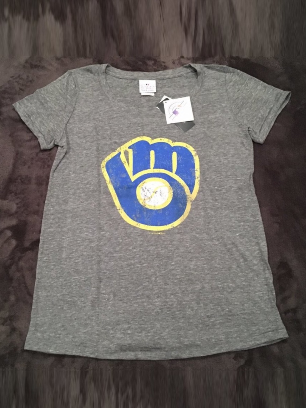 MLB Milwaukee Brewers Women’s T-Shirt Small - 5th & Ocean